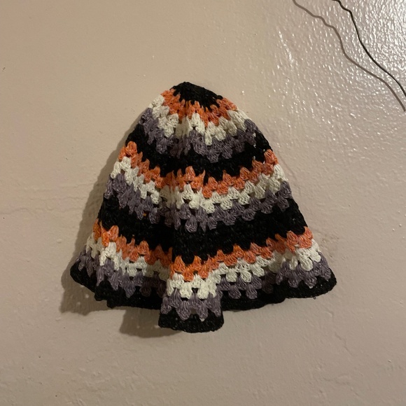 Crochet Hat - Picture 1 of 2